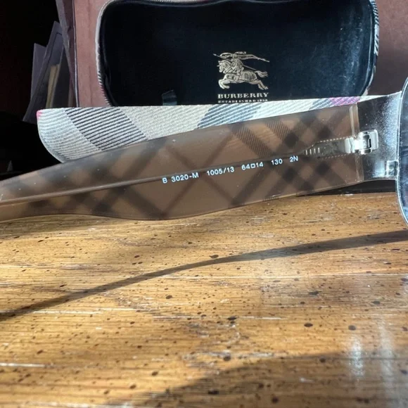 Burberry BE3020M Aviator Sunglasses – Nova Check – Made in Italy - Picture 4 of 6